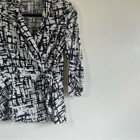 Perception concept black and white design top - Picture 4 of 6